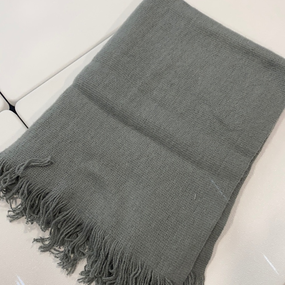 Summer & Rose Gray Scarf
